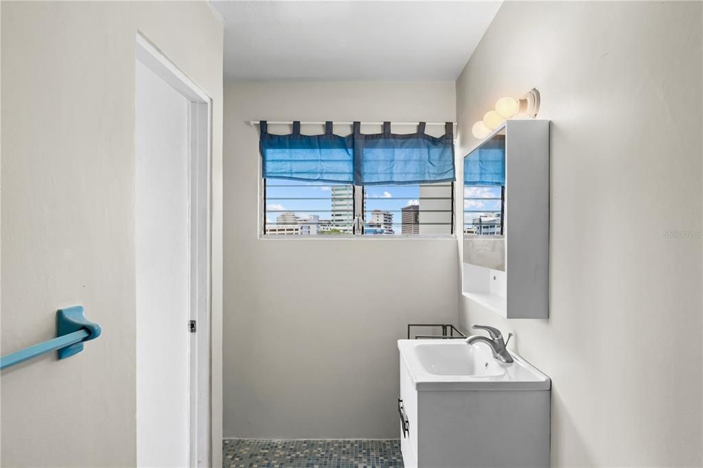 For Sale: $320,000 (3 beds, 2 baths, 1163 Square Feet)