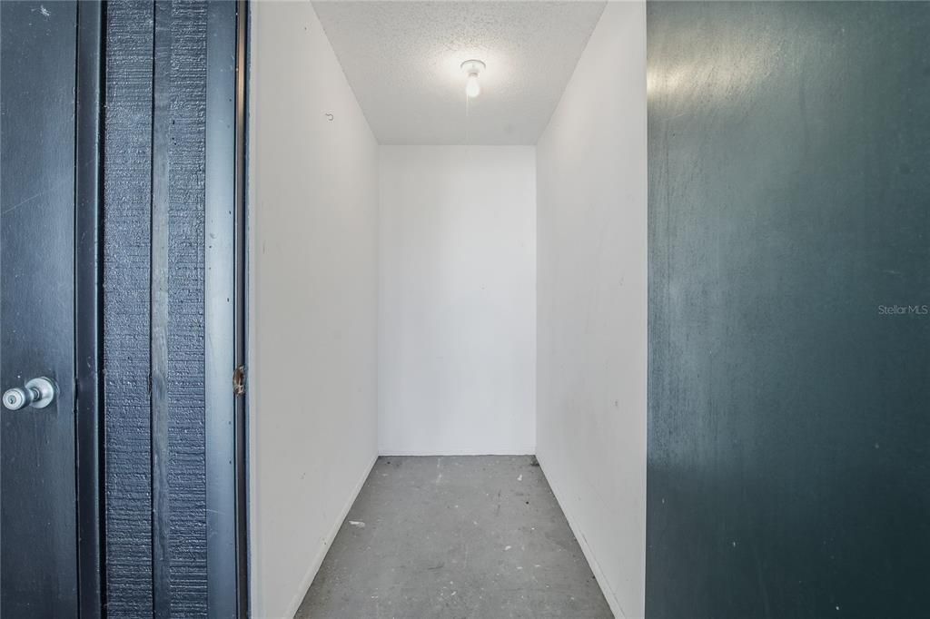 For Rent: $1,450 (2 beds, 1 baths, 960 Square Feet)