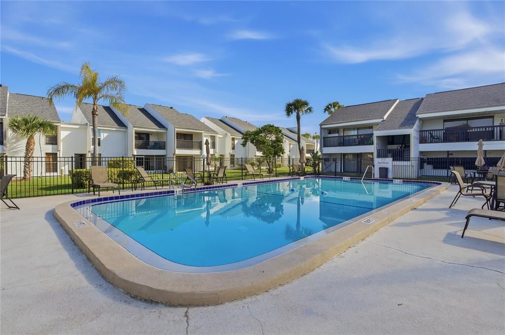 For Rent: $1,450 (2 beds, 1 baths, 960 Square Feet)