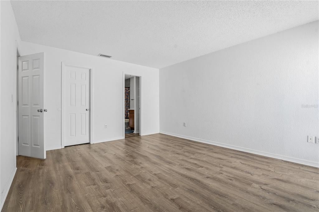For Rent: $1,450 (2 beds, 1 baths, 960 Square Feet)