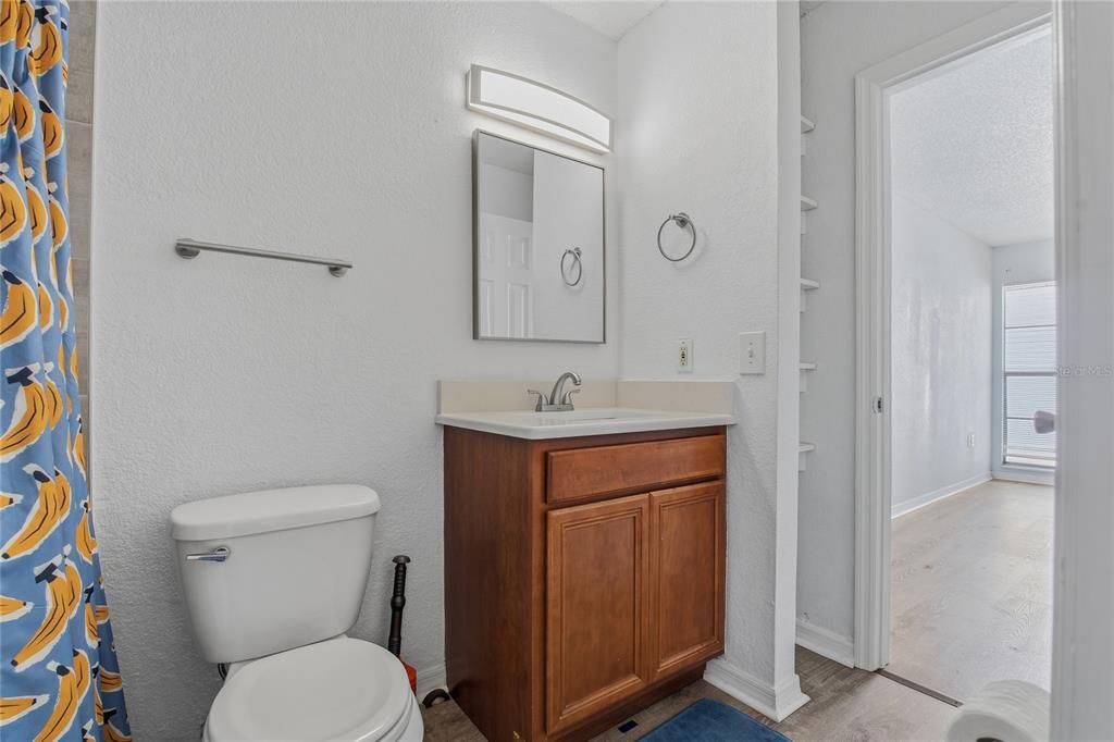 For Rent: $1,450 (2 beds, 1 baths, 960 Square Feet)