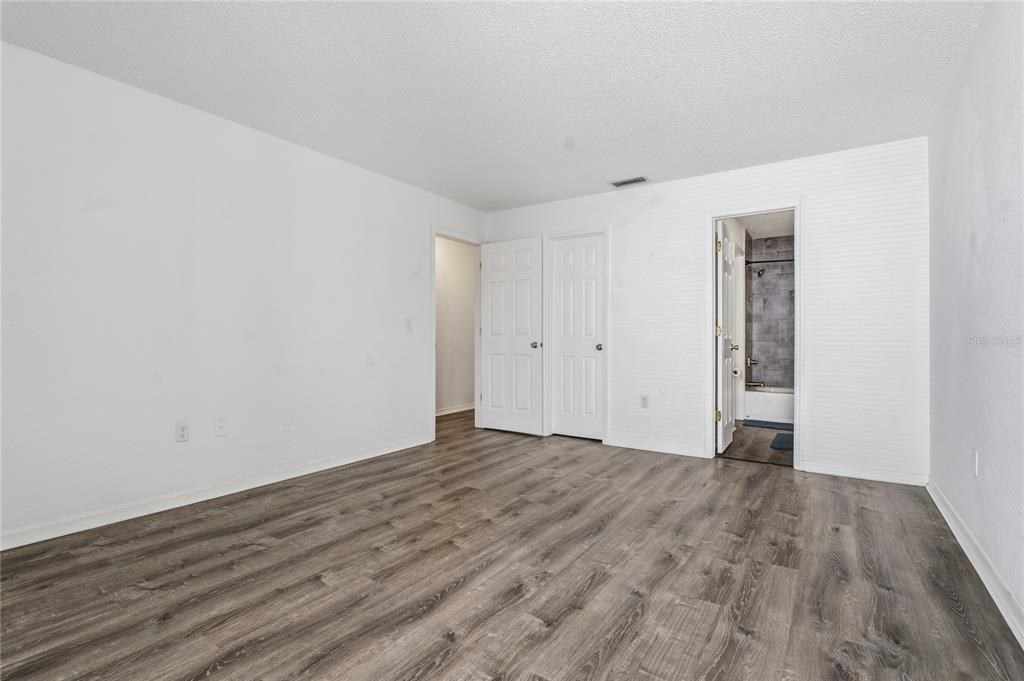 For Rent: $1,450 (2 beds, 1 baths, 960 Square Feet)