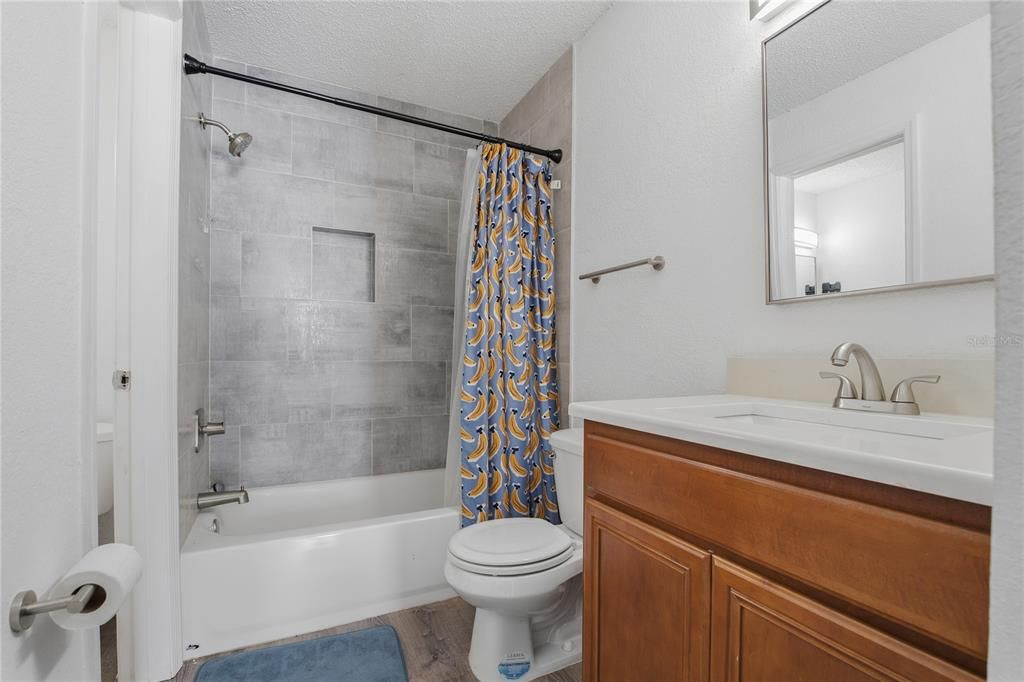 For Rent: $1,450 (2 beds, 1 baths, 960 Square Feet)
