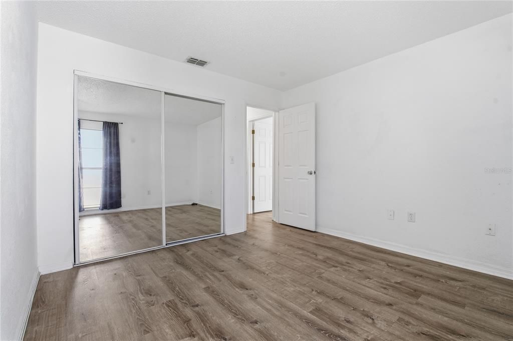 For Rent: $1,450 (2 beds, 1 baths, 960 Square Feet)