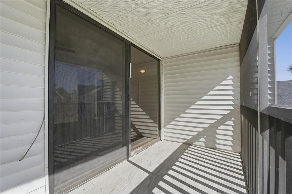 For Rent: $1,450 (2 beds, 1 baths, 960 Square Feet)