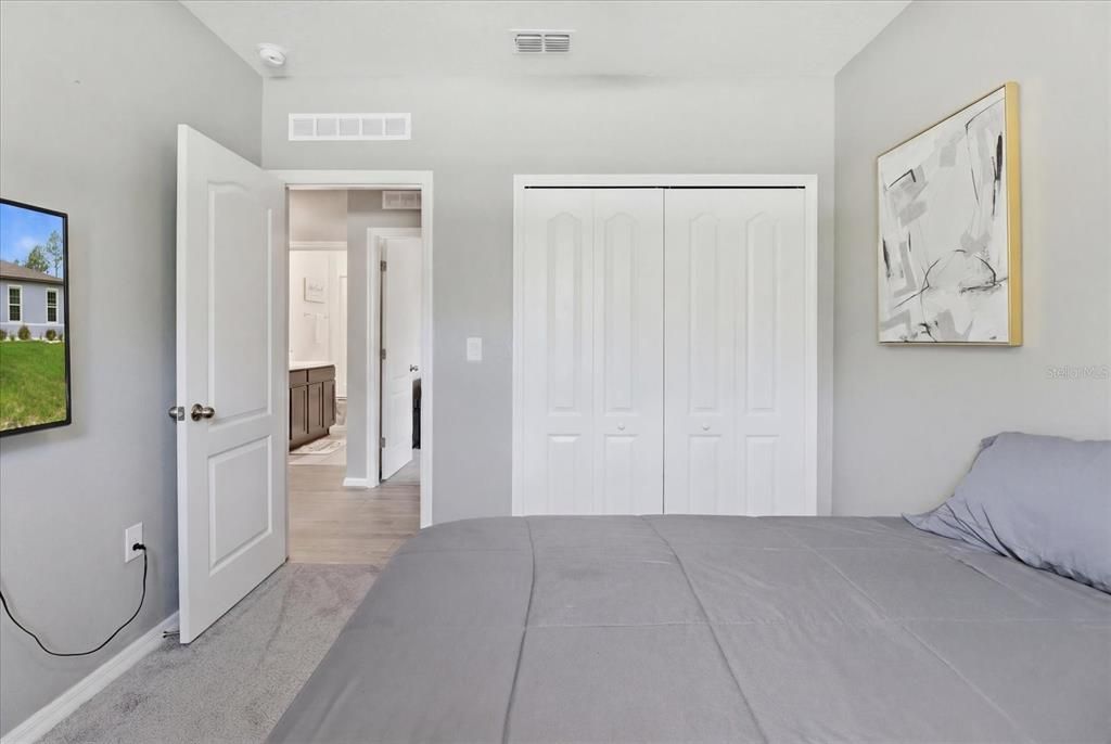 For Sale: $450,000 (4 beds, 2 baths, 1864 Square Feet)