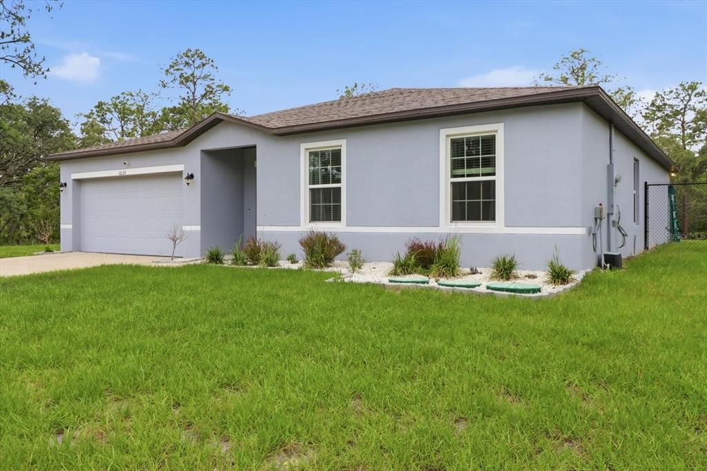 For Sale: $450,000 (4 beds, 2 baths, 1864 Square Feet)