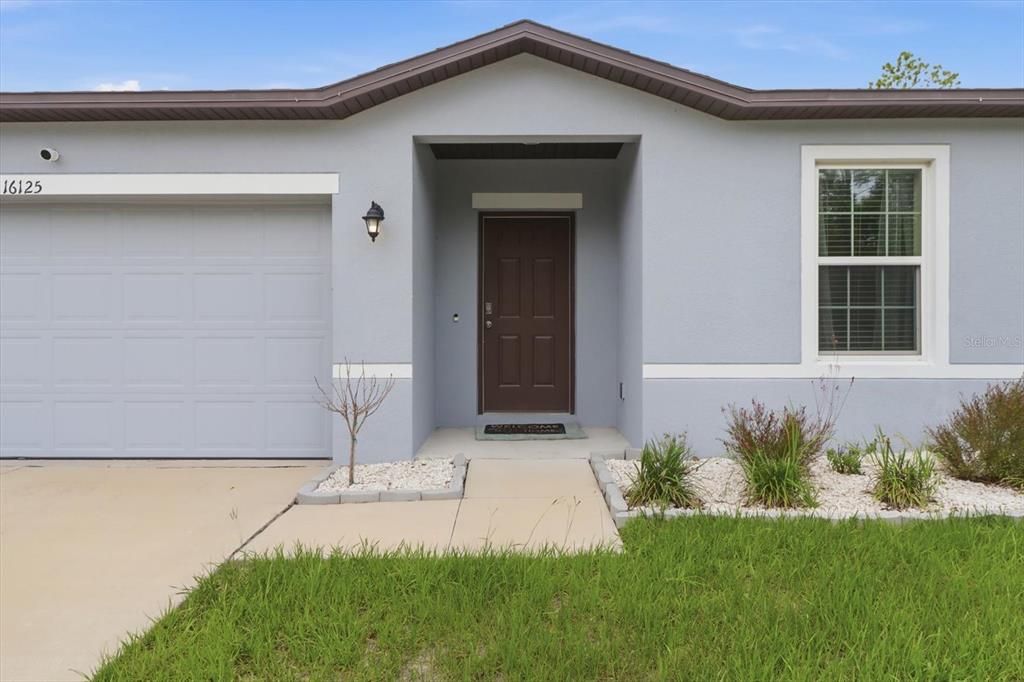 For Sale: $450,000 (4 beds, 2 baths, 1864 Square Feet)