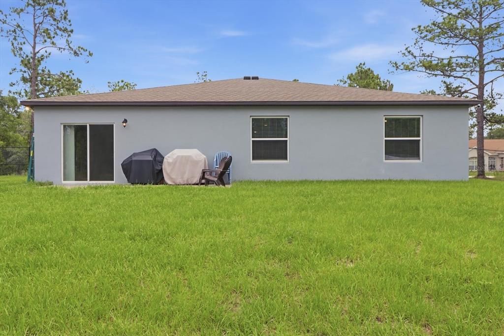 For Sale: $450,000 (4 beds, 2 baths, 1864 Square Feet)