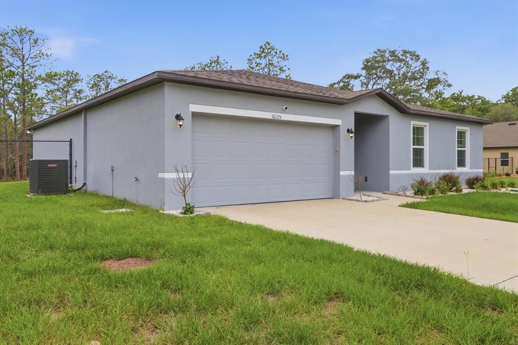 For Sale: $450,000 (4 beds, 2 baths, 1864 Square Feet)