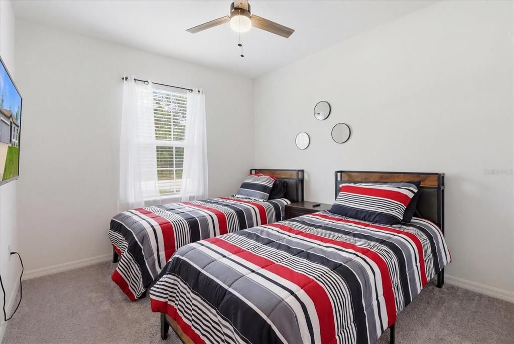 For Sale: $450,000 (4 beds, 2 baths, 1864 Square Feet)