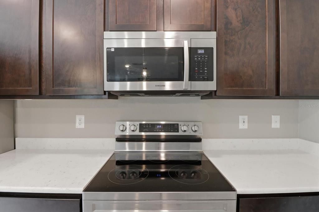For Sale: $450,000 (4 beds, 2 baths, 1864 Square Feet)
