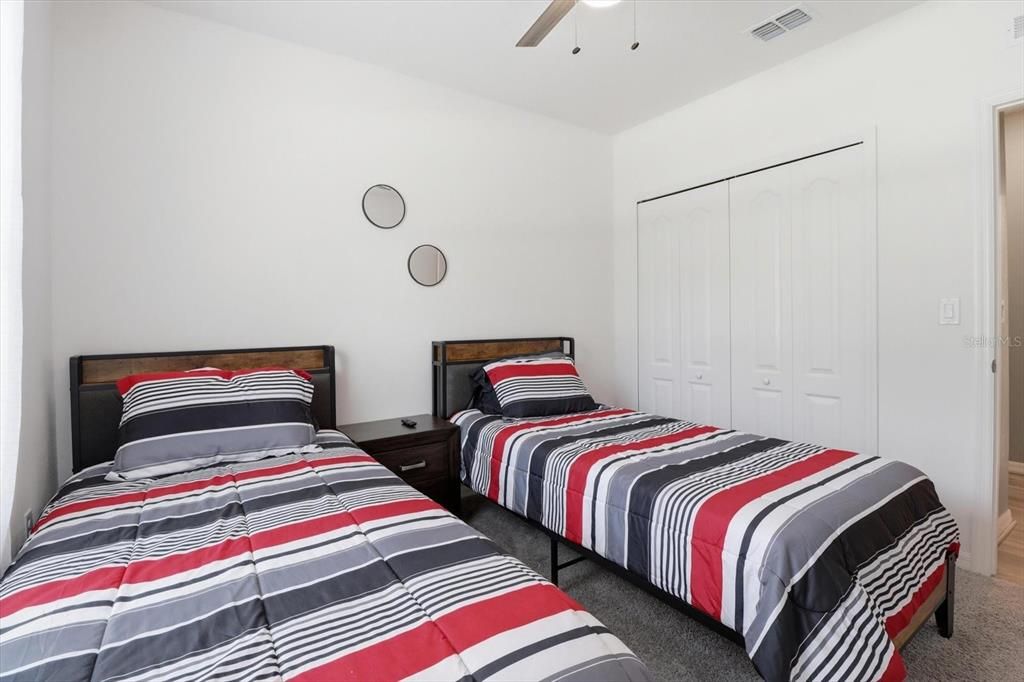 For Sale: $450,000 (4 beds, 2 baths, 1864 Square Feet)