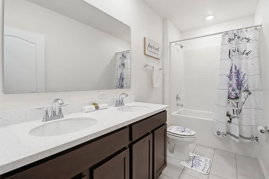 For Sale: $450,000 (4 beds, 2 baths, 1864 Square Feet)
