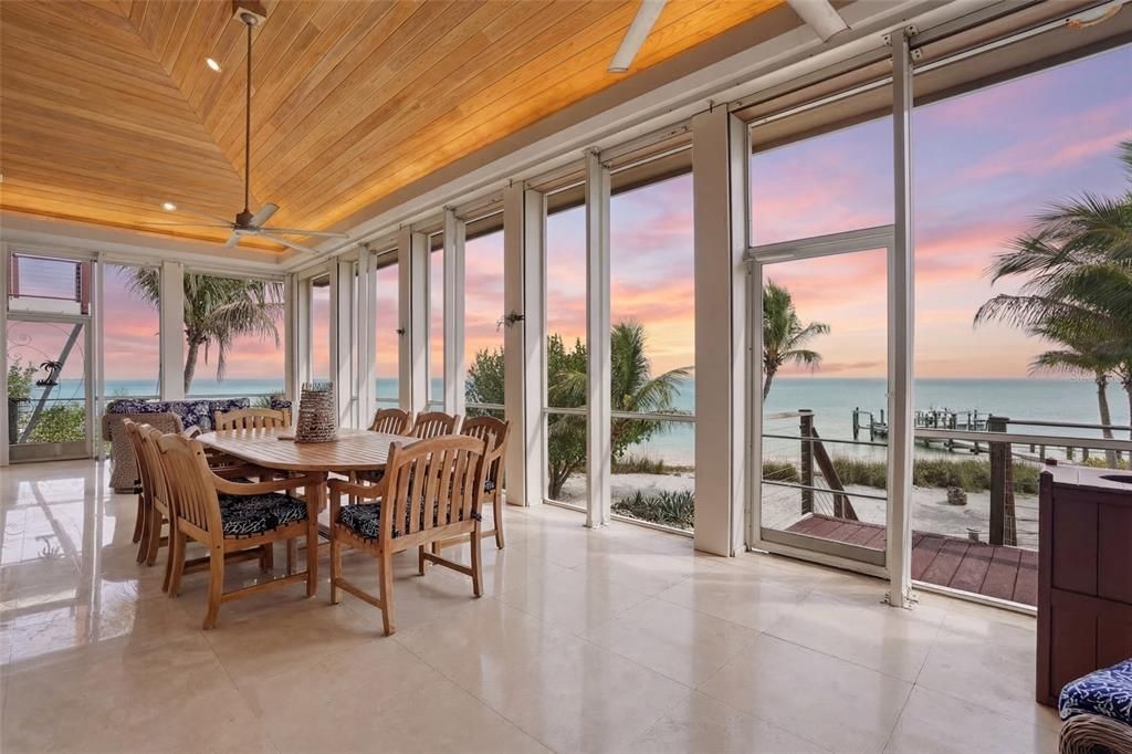 En Venta: $4,400,000 (4 camas, 3 baños, 3630 Pies cuadrados)