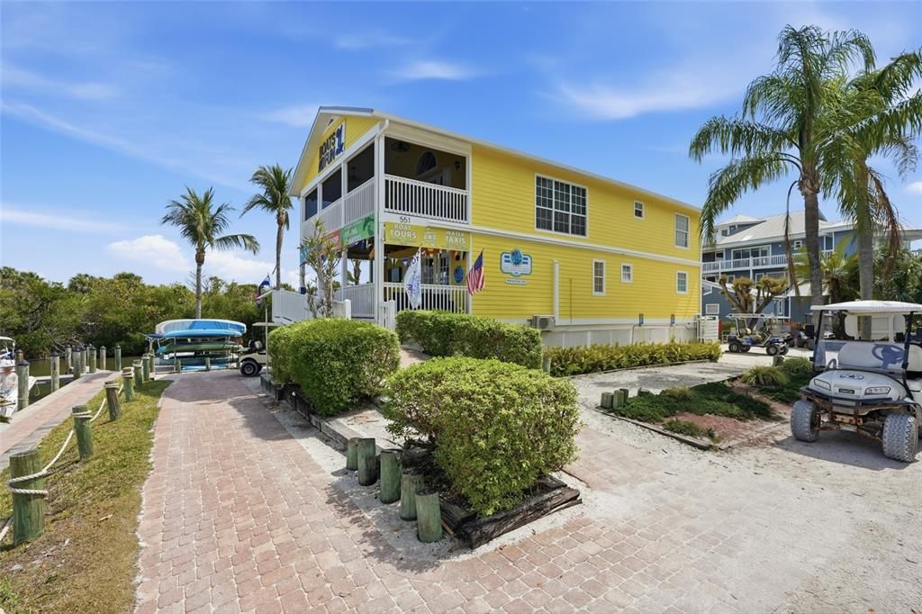 En Venta: $4,400,000 (4 camas, 3 baños, 3630 Pies cuadrados)