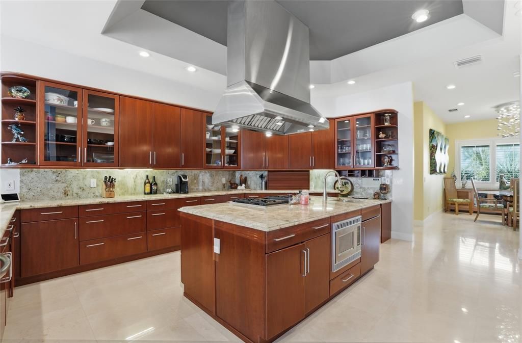 En Venta: $4,400,000 (4 camas, 3 baños, 3630 Pies cuadrados)