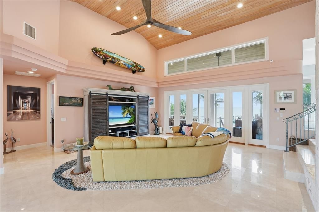 En Venta: $4,400,000 (4 camas, 3 baños, 3630 Pies cuadrados)