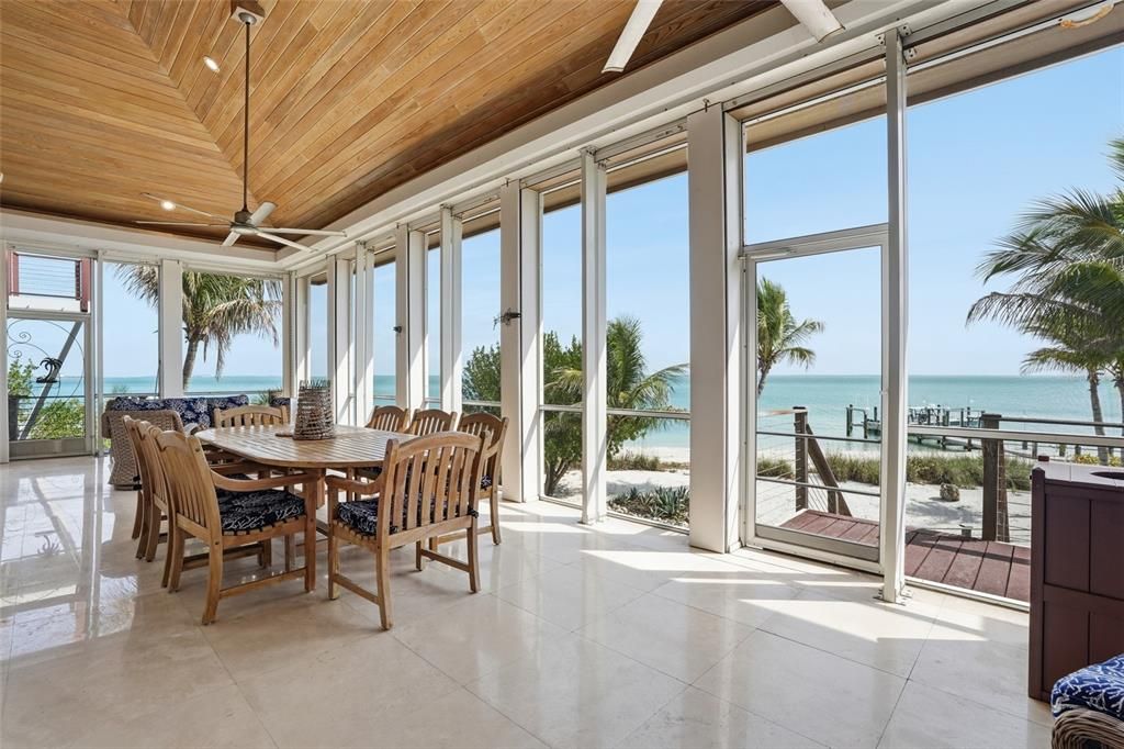 En Venta: $4,400,000 (4 camas, 3 baños, 3630 Pies cuadrados)