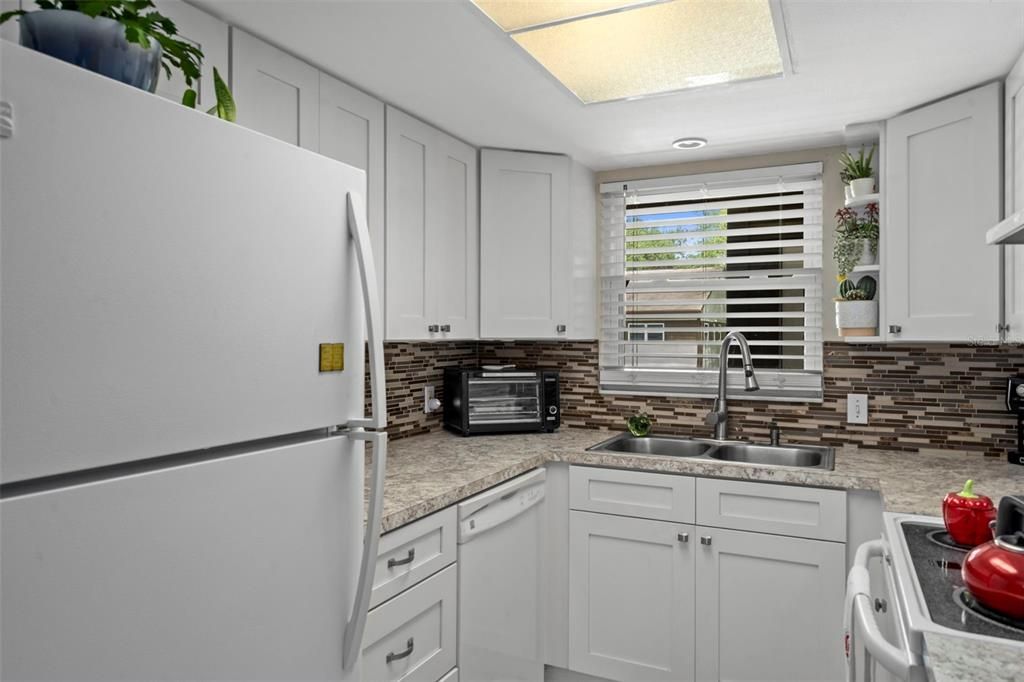 For Sale: $124,900 (2 beds, 2 baths, 1135 Square Feet)