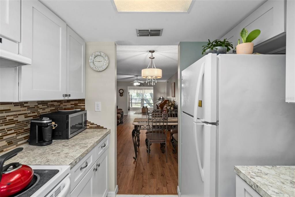 For Sale: $124,900 (2 beds, 2 baths, 1135 Square Feet)