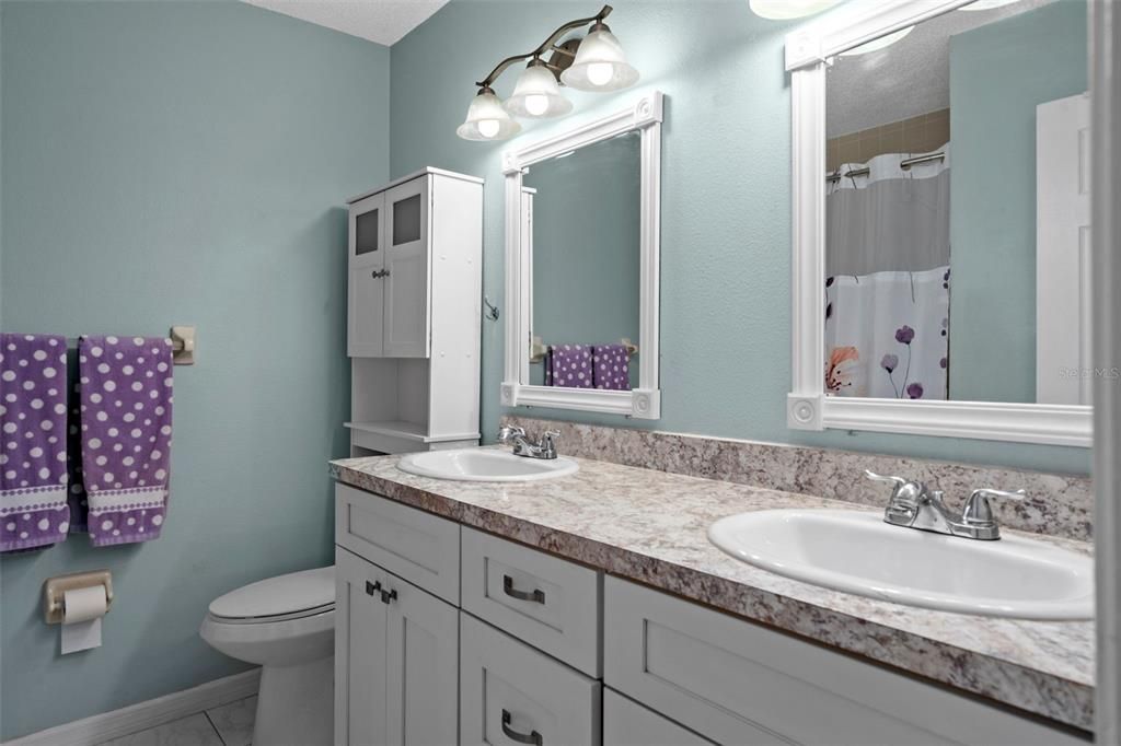 For Sale: $124,900 (2 beds, 2 baths, 1135 Square Feet)