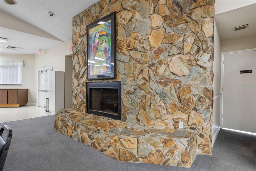 For Sale: $124,900 (2 beds, 2 baths, 1135 Square Feet)
