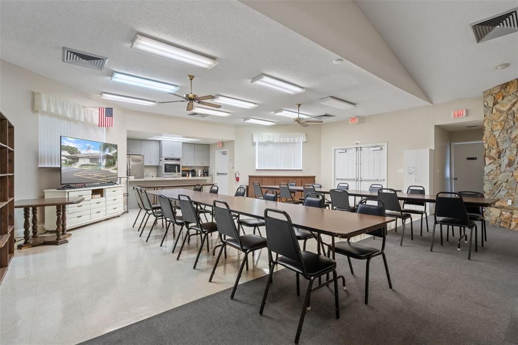 For Sale: $124,900 (2 beds, 2 baths, 1135 Square Feet)