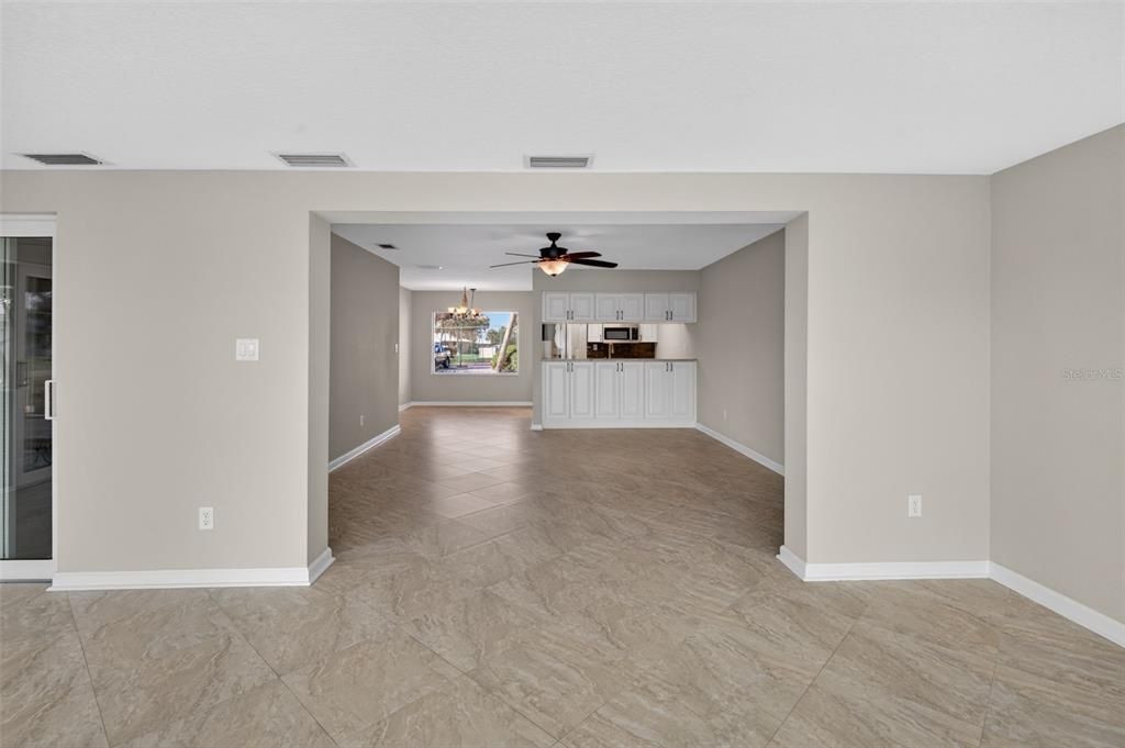 For Sale: $175,000 (2 beds, 2 baths, 1584 Square Feet)