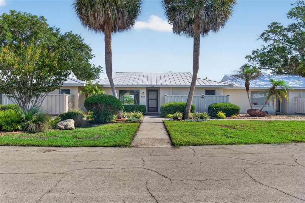 For Sale: $175,000 (2 beds, 2 baths, 1584 Square Feet)