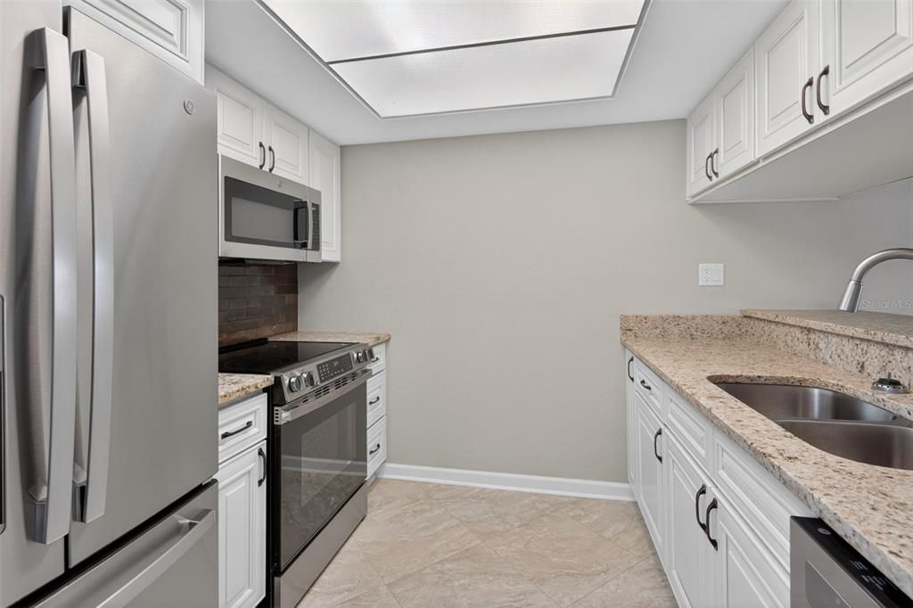 For Sale: $175,000 (2 beds, 2 baths, 1584 Square Feet)