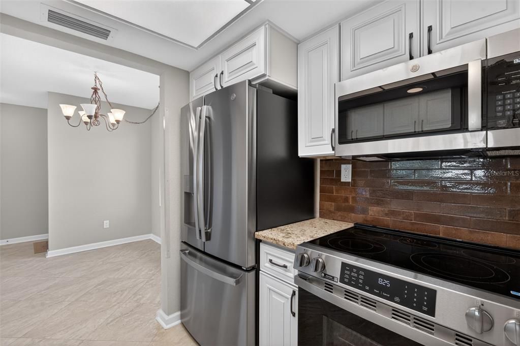For Sale: $175,000 (2 beds, 2 baths, 1584 Square Feet)