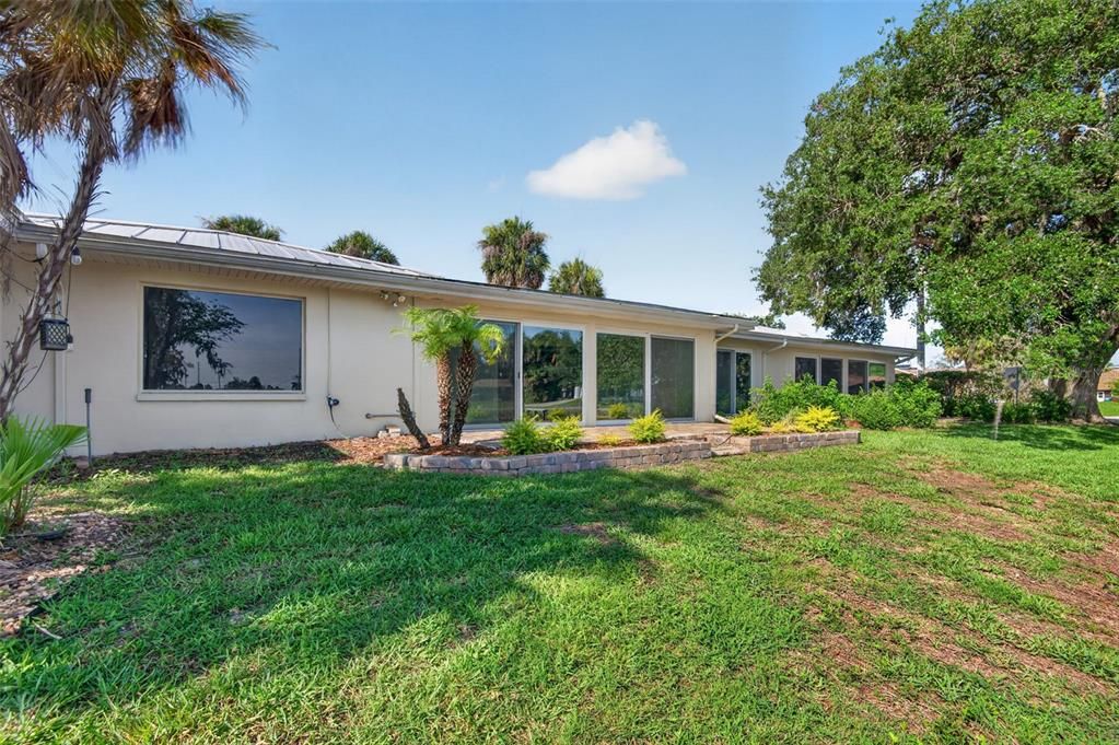 For Sale: $175,000 (2 beds, 2 baths, 1584 Square Feet)