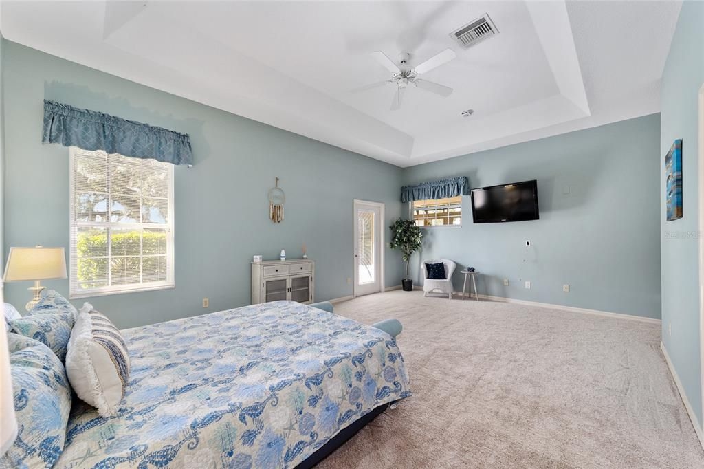 For Sale: $725,000 (3 beds, 2 baths, 2551 Square Feet)