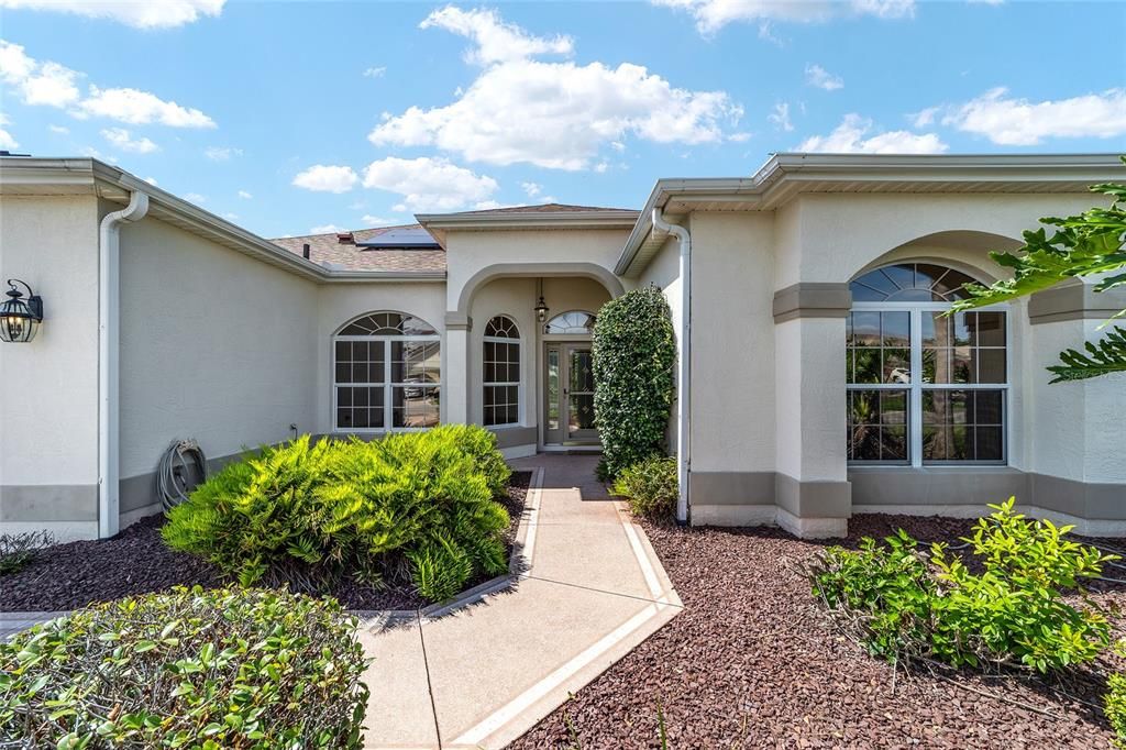 For Sale: $725,000 (3 beds, 2 baths, 2551 Square Feet)