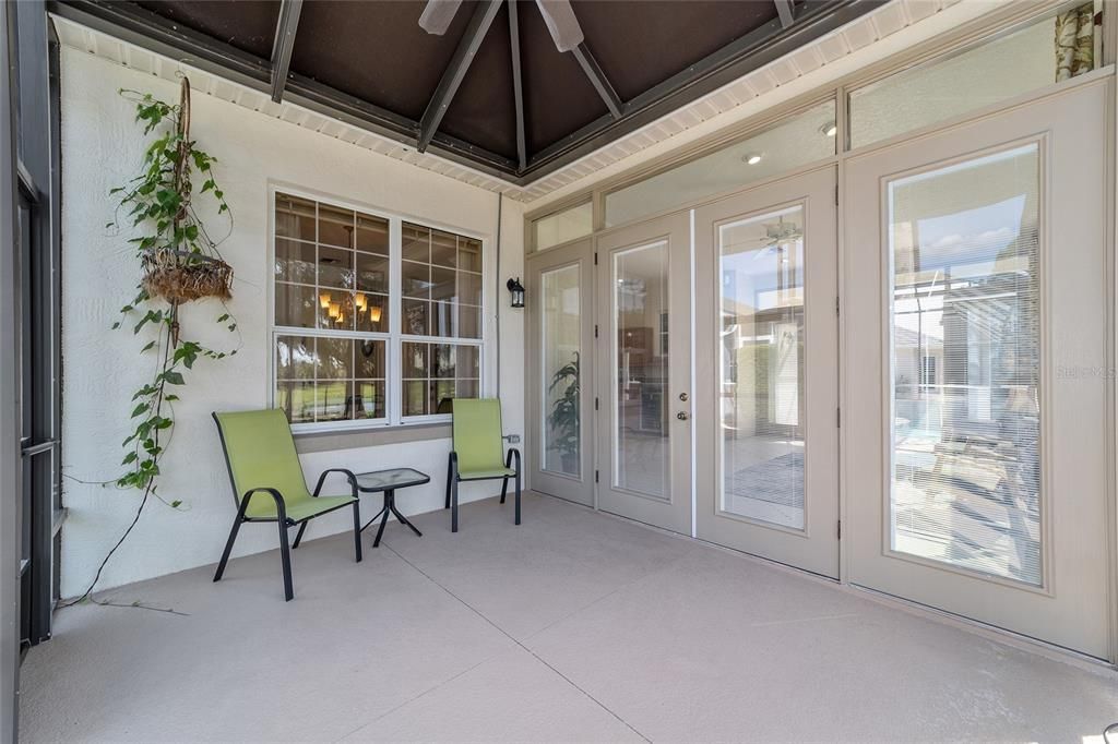 For Sale: $725,000 (3 beds, 2 baths, 2551 Square Feet)
