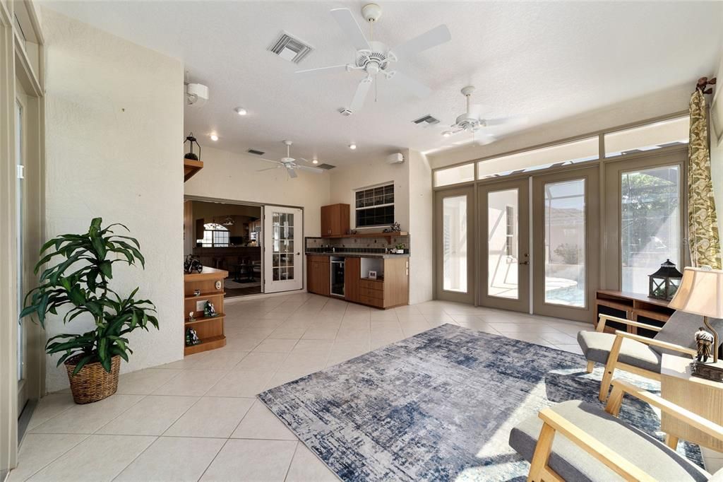 For Sale: $725,000 (3 beds, 2 baths, 2551 Square Feet)