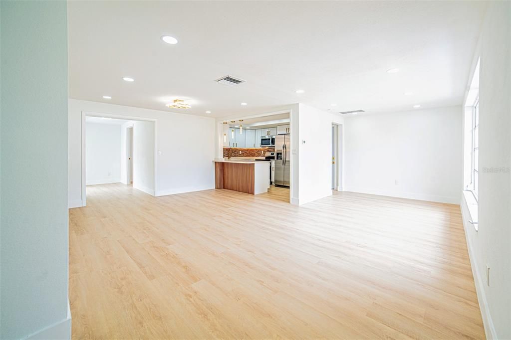 For Sale: $269,900 (3 beds, 2 baths, 1246 Square Feet)