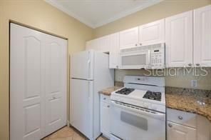 For Sale: $229,000 (2 beds, 2 baths, 1140 Square Feet)
