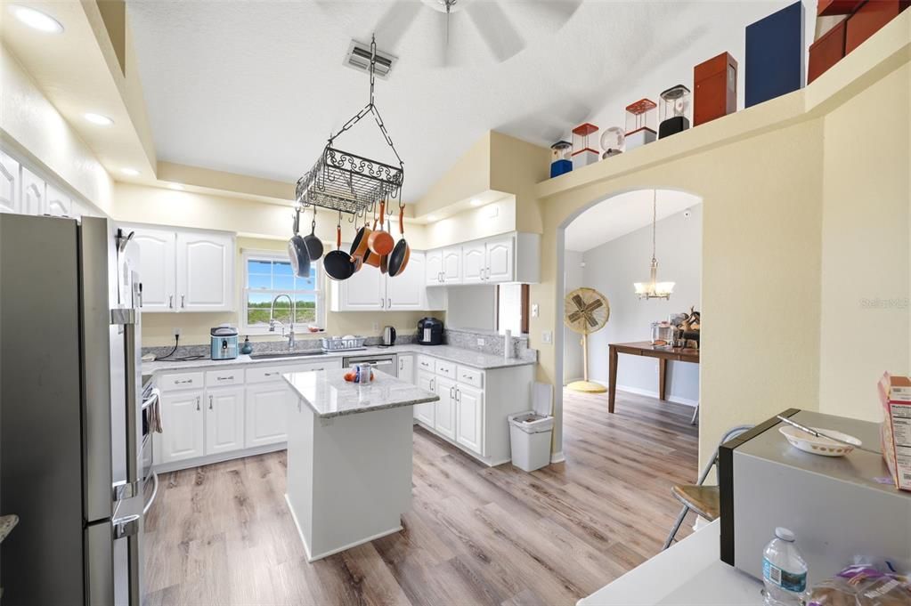 En Venta: $330,000 (3 camas, 2 baños, 1667 Pies cuadrados)