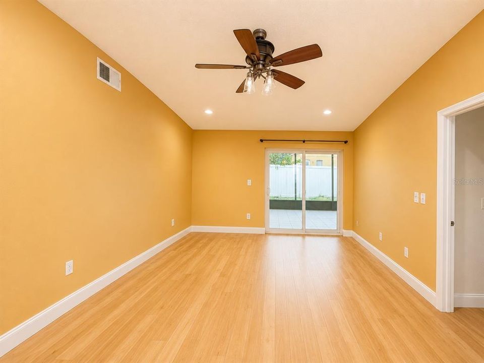 For Rent: $2,200 (3 beds, 2 baths, 1614 Square Feet)