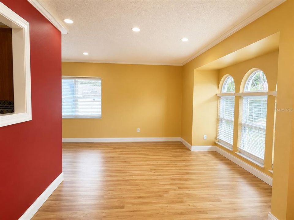 For Rent: $2,200 (3 beds, 2 baths, 1614 Square Feet)