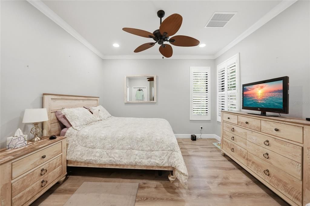For Sale: $245,000 (2 beds, 2 baths, 1426 Square Feet)