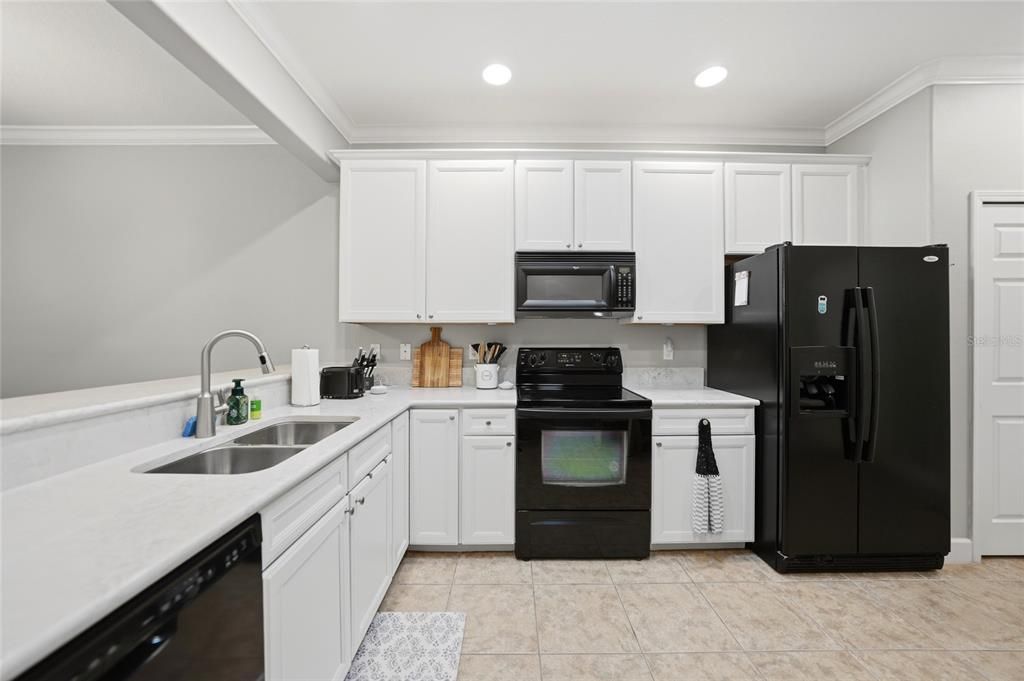 For Sale: $245,000 (2 beds, 2 baths, 1426 Square Feet)