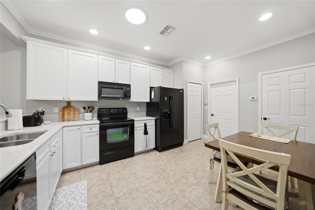 For Sale: $245,000 (2 beds, 2 baths, 1426 Square Feet)