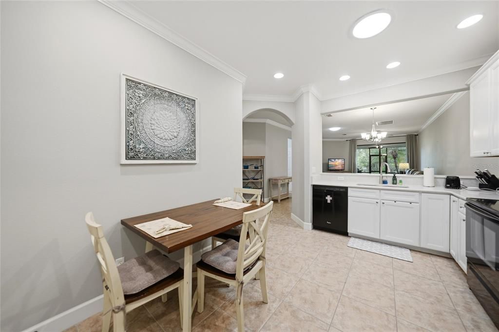For Sale: $245,000 (2 beds, 2 baths, 1426 Square Feet)