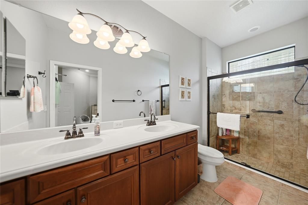 For Sale: $245,000 (2 beds, 2 baths, 1426 Square Feet)