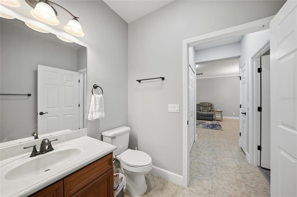 For Sale: $245,000 (2 beds, 2 baths, 1426 Square Feet)