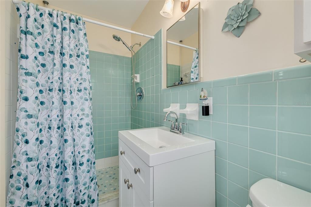 For Sale: $425,000 (3 beds, 2 baths, 1266 Square Feet)