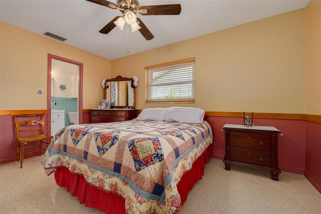 For Sale: $425,000 (3 beds, 2 baths, 1266 Square Feet)